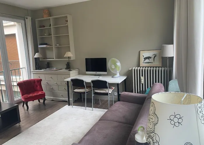 Porte Maillot-Charming And Calm Studio At Neuilly