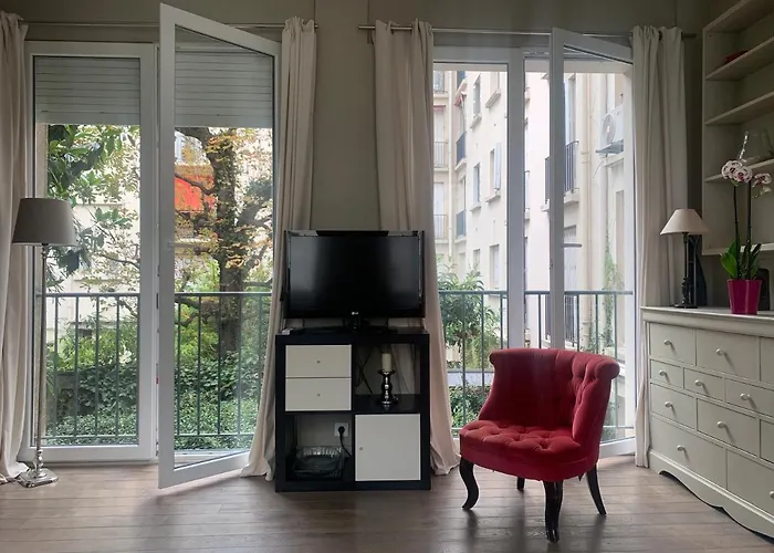 Porte Maillot-Charming And Calm Studio At Neuilly